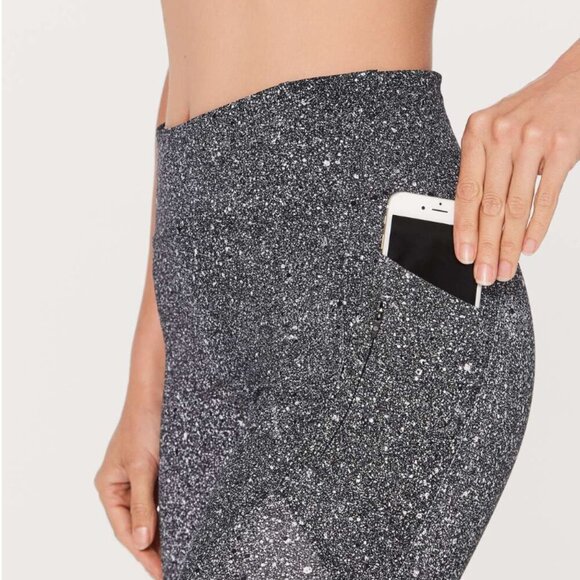 Lululemon Lead The Pack Tight Black & White Womens Size 4 - Picture 4 of 8